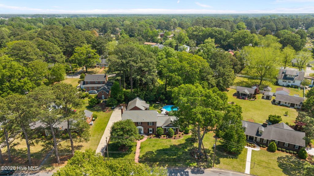 Photo of 3325 North Walnut Street, Farmville, NC 27828 (MLS # 100568563)