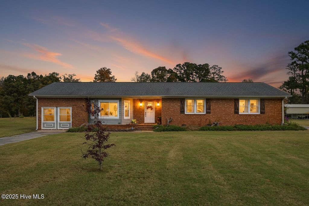 Photo of 117 Tom Avenue, Castle Hayne, NC 28429 (MLS # 100542936)