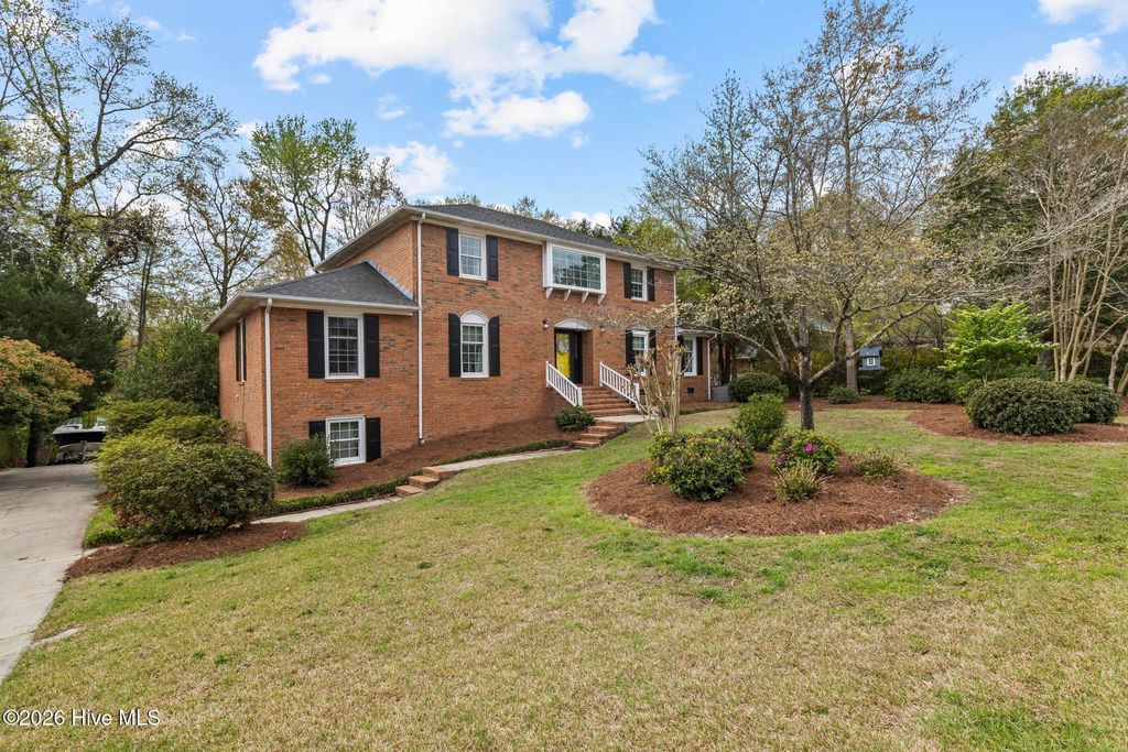 Photo of 118 Epworth Drive, Jacksonville, NC 28546 (MLS # 100563926)