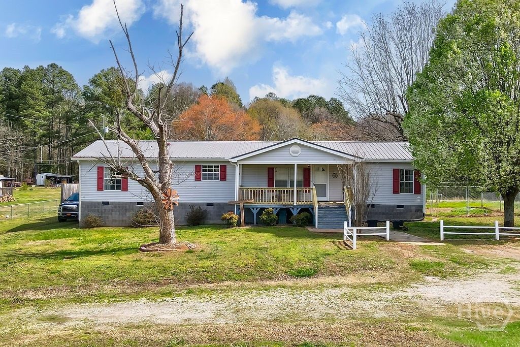 Photo of 680 Rock Springs Road, Lavonia, GA 30553 (MLS # CL349791)