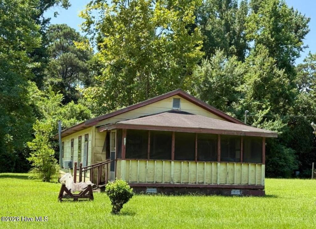 Photo of 217 W South Street, Rose Hill, NC 28458 (MLS # 100576635)