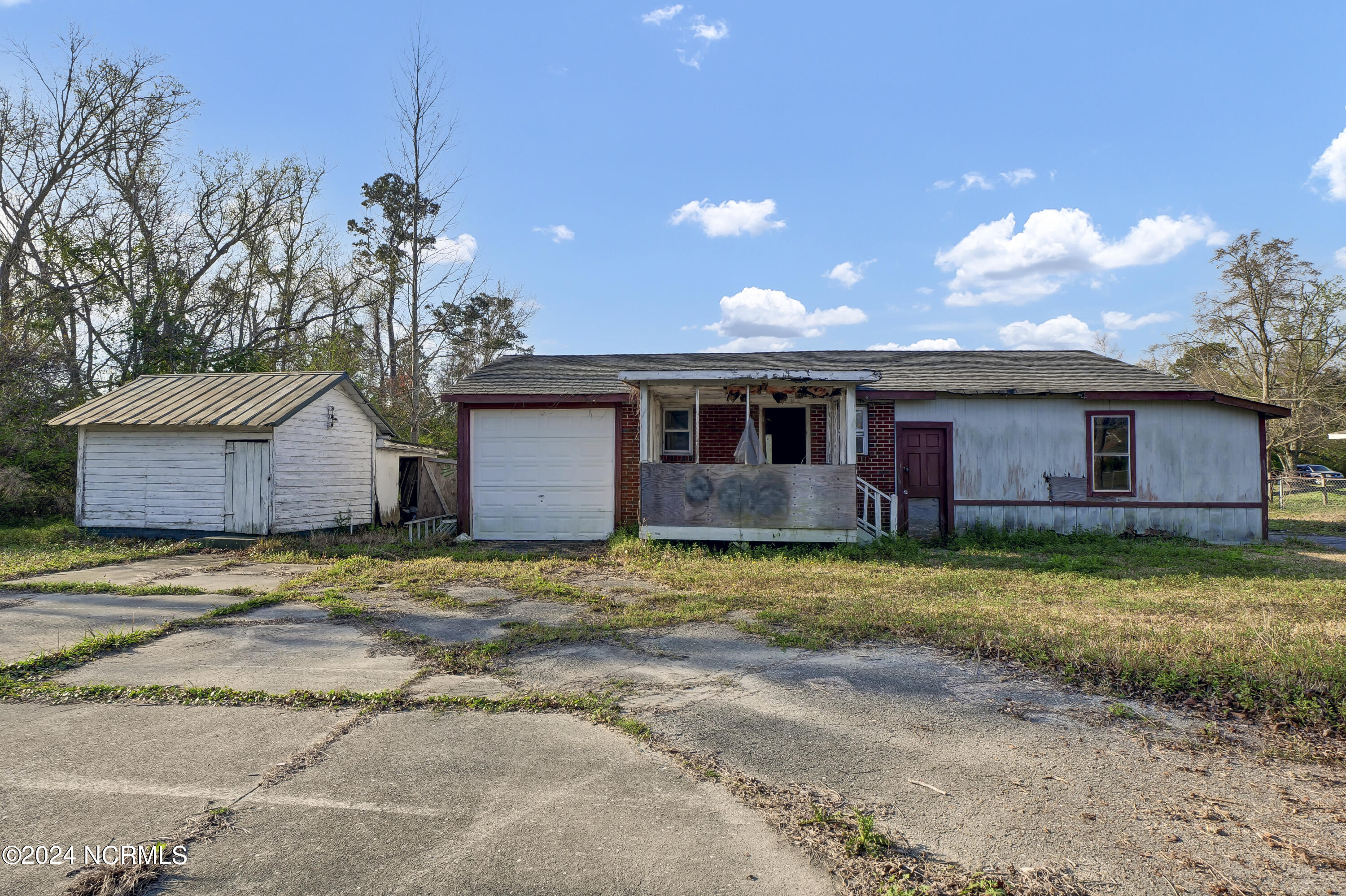 3112 John Grady Road