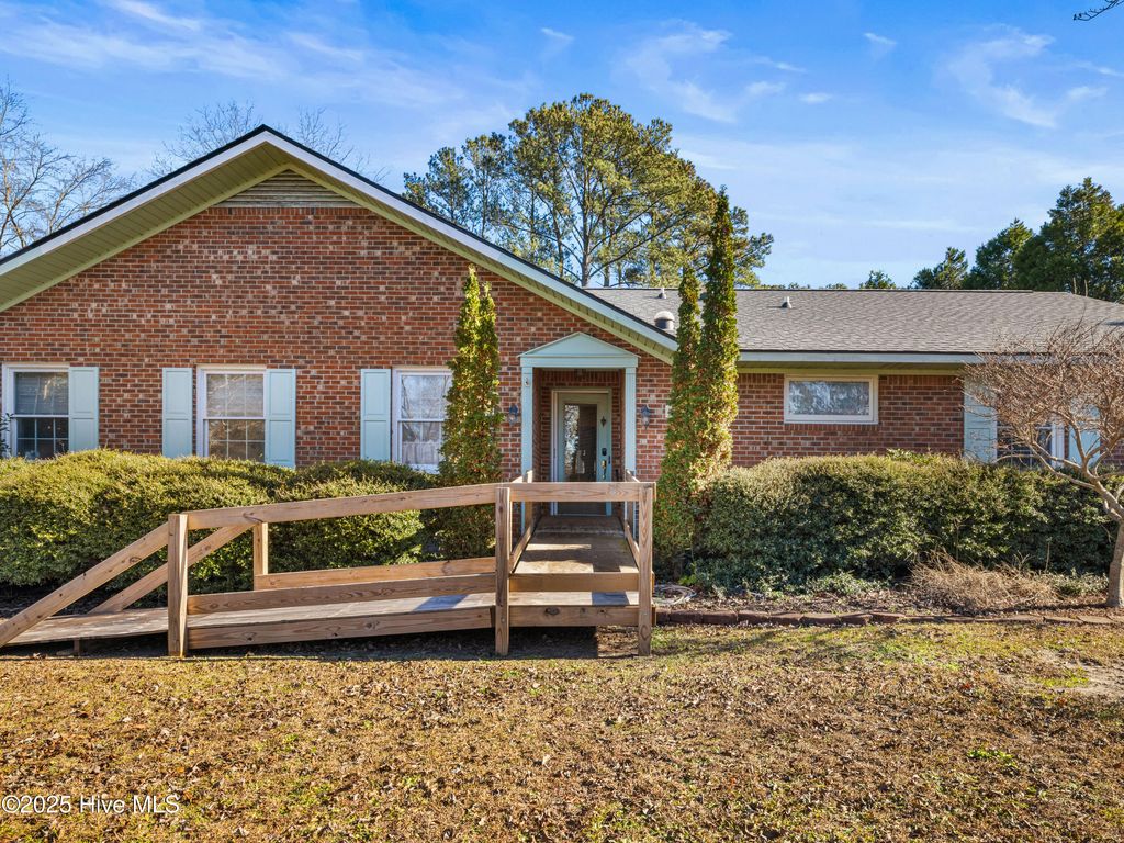 Photo of 6101 Albatross Drive, New Bern, NC 28560 (MLS # 100545025)