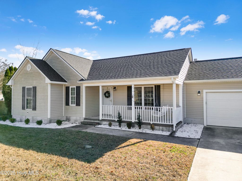 Photo of 305 Murphy Drive, Jacksonville, NC 28540 (MLS # 100545933)
