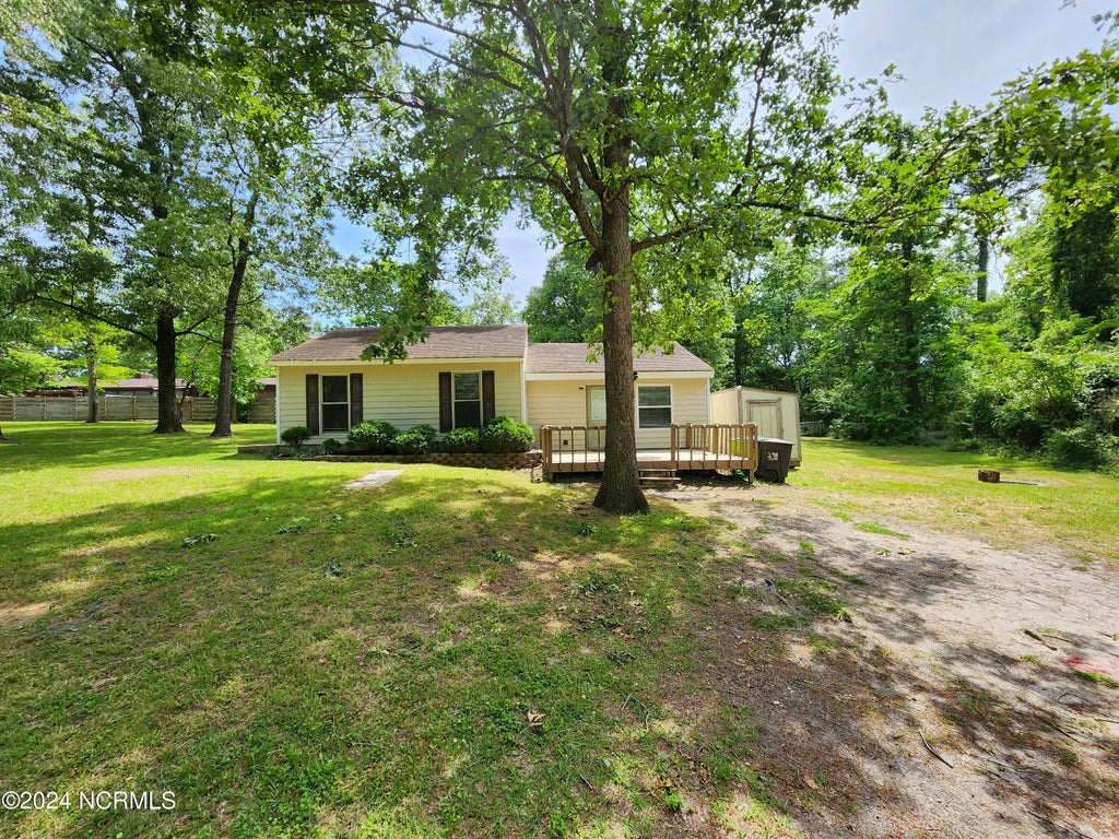 Photo of 308 Majestic Lane, Jacksonville, NC 28546 (MLS # 100609372)