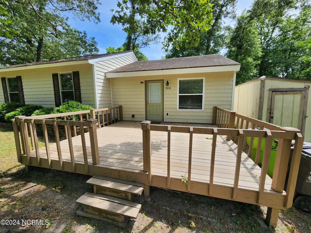 Photo of 308 Majestic Lane, Jacksonville, NC 28546 (MLS # 100609372)