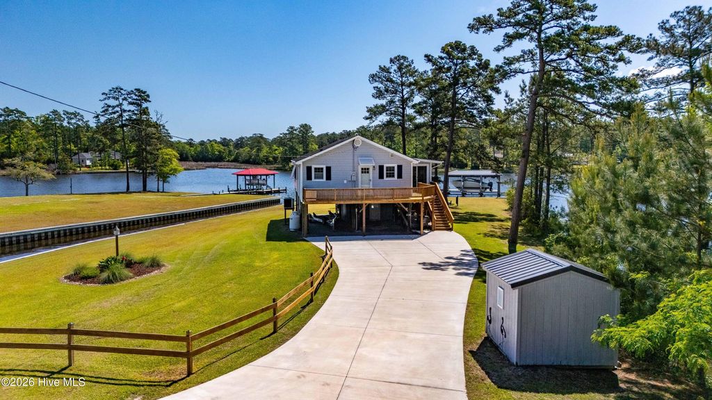 Photo of 247 Jane Lane, Oriental, NC 28571 (MLS # 100572439)