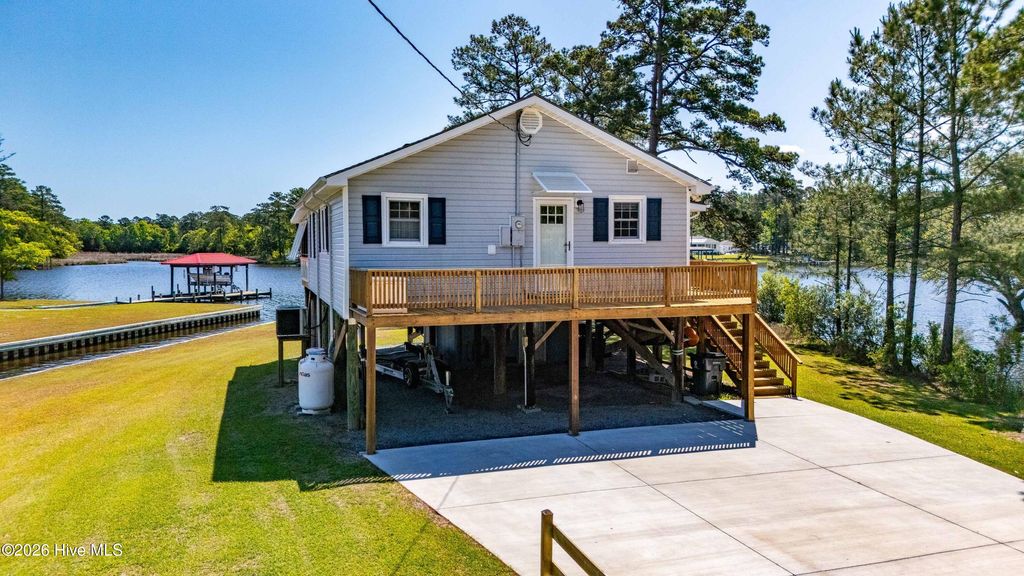 Photo of 247 Jane Lane, Oriental, NC 28571 (MLS # 100572439)