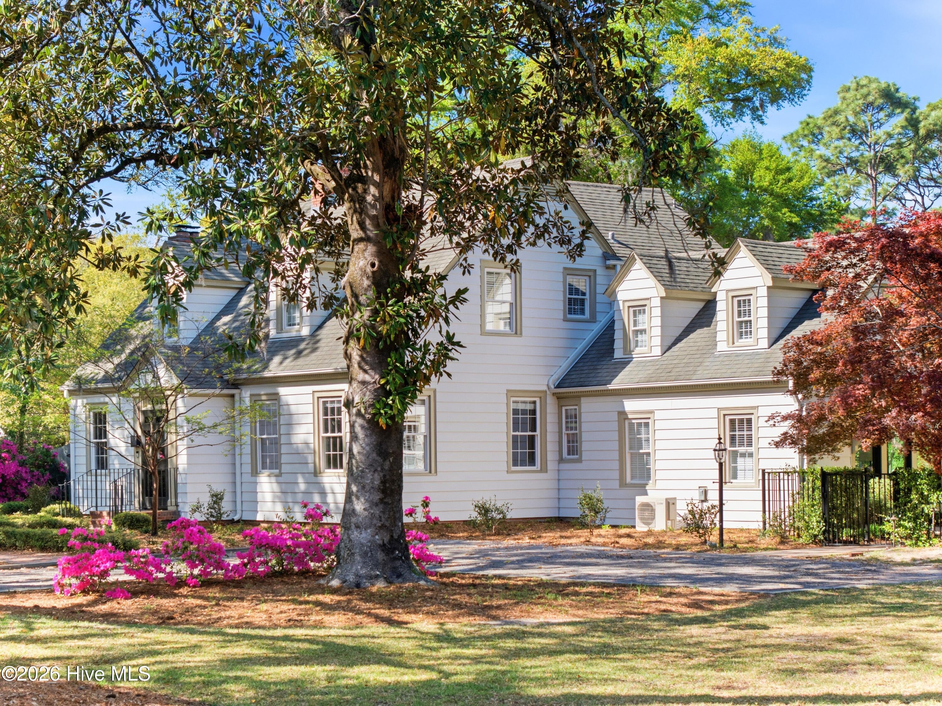 2901 Oleander Drive