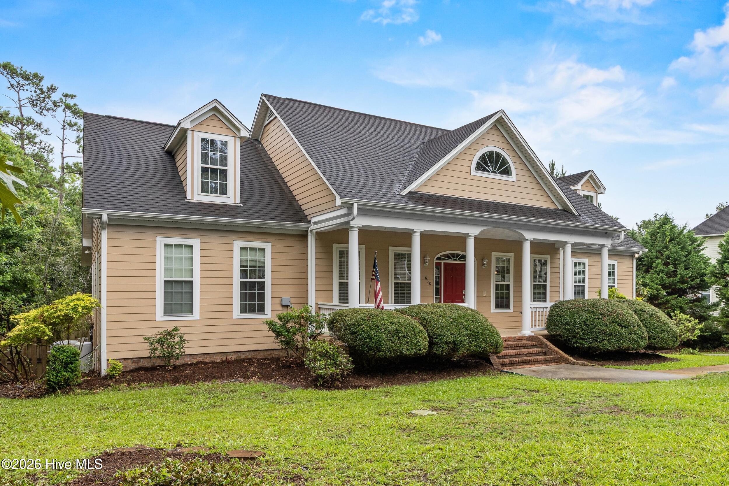 638 Ravenswood Road