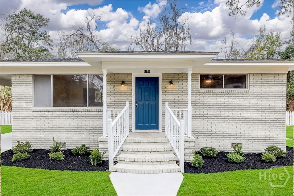 Photo of 2105 Saint Johns Ave Ave, Savannah, GA 31404 (MLS # SA350189)