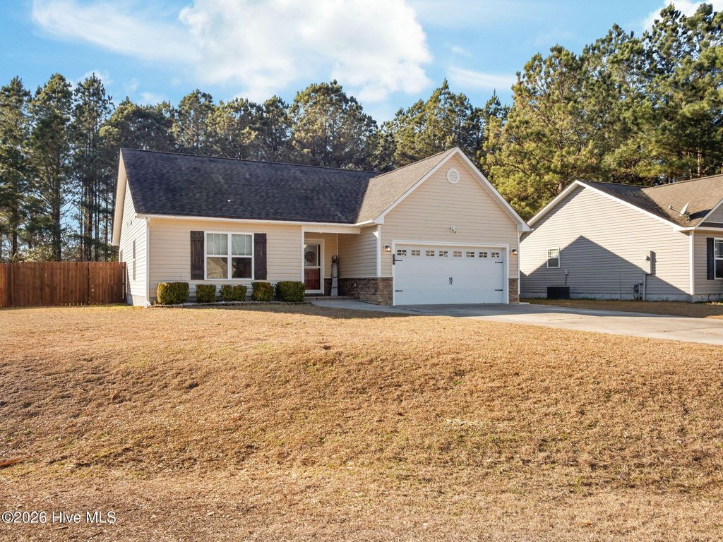 Photo of 204 Demetrius Court, Hubert, NC 28539 (MLS # 100549308)