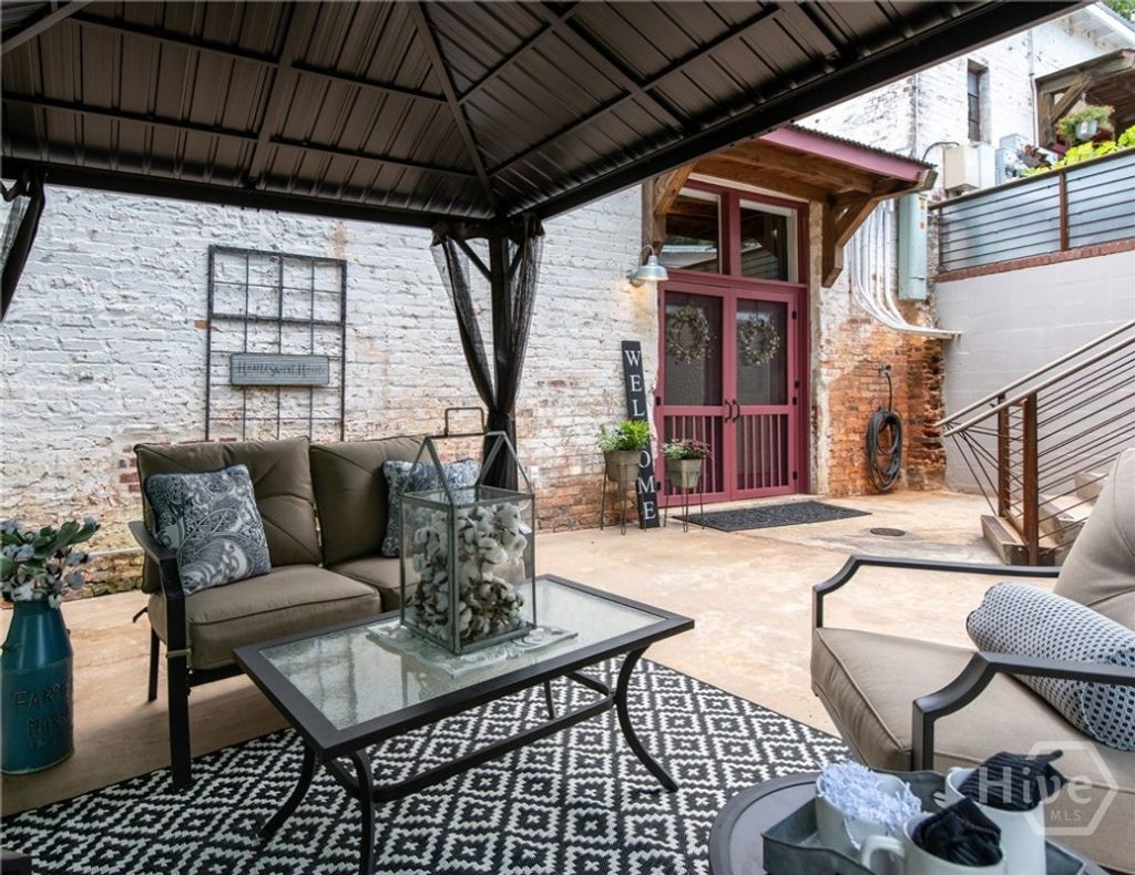 Photo of 585 White Circle #402, Athens, GA 30605 (MLS # CL344928)