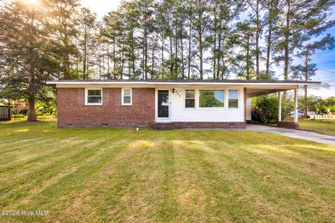 Photo of 302 W 3rd Avenue, Raeford, NC 28376 (MLS # 100567761)
