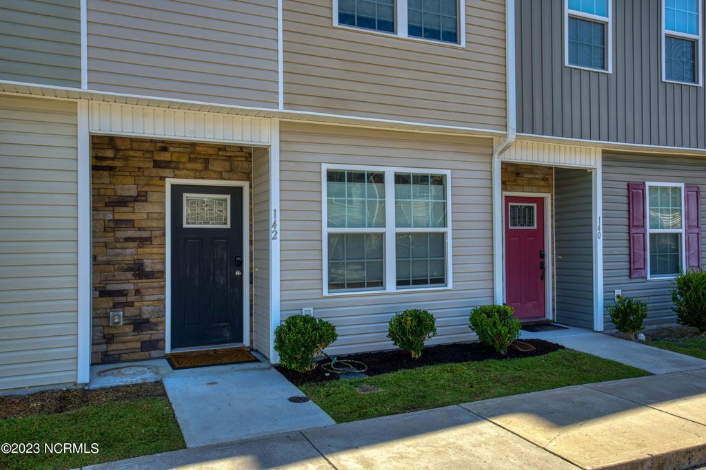 Photo of 142 Beacon Woods Drive, Holly Ridge, NC 28445 (MLS # 100545817)