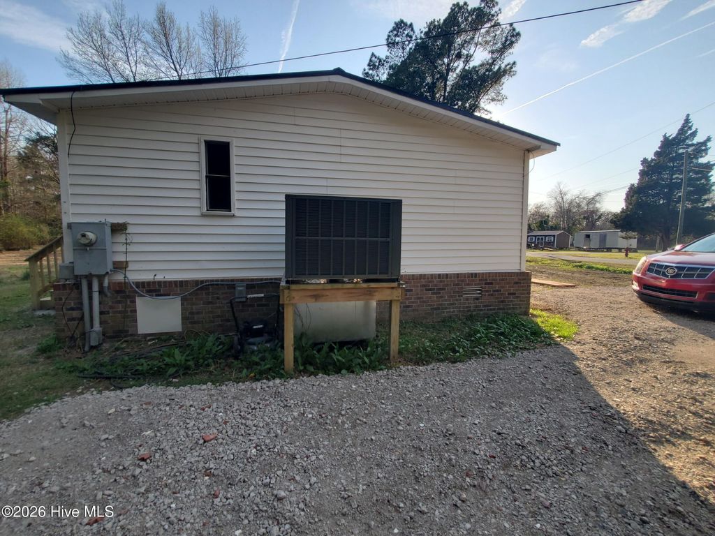 Photo of 926 Railroad Street, Belhaven, NC 27810 (MLS # 100561974)