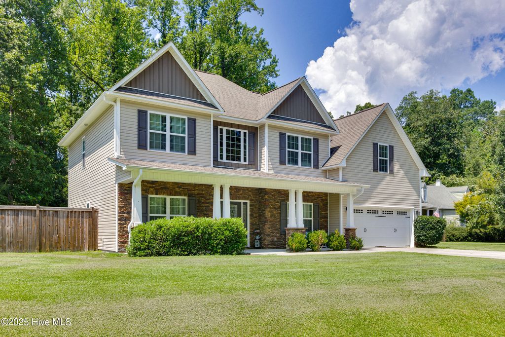 Photo of 303 Calico Drive, New Bern, NC 28560 (MLS # 100522429)