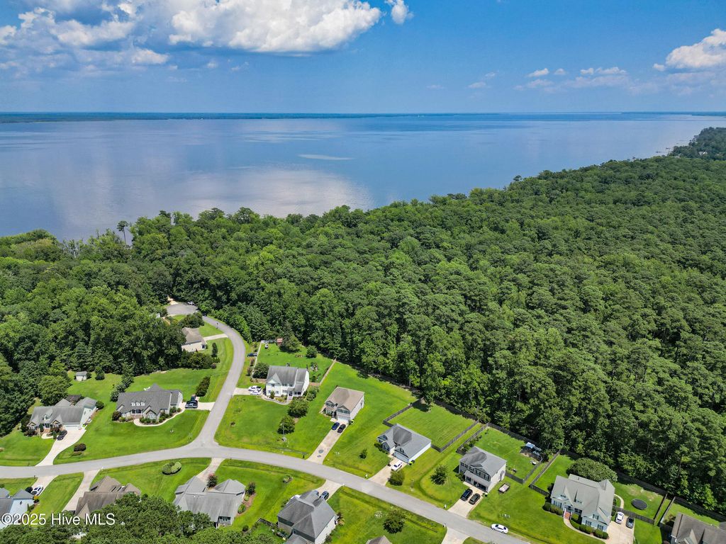 Photo of 303 Calico Drive, New Bern, NC 28560 (MLS # 100522429)