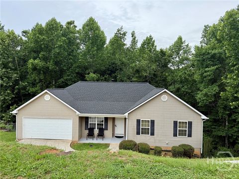 Homes For Sale - 95 Mountain Overlook Drive<br/> White County, Cleveland, GA 30528