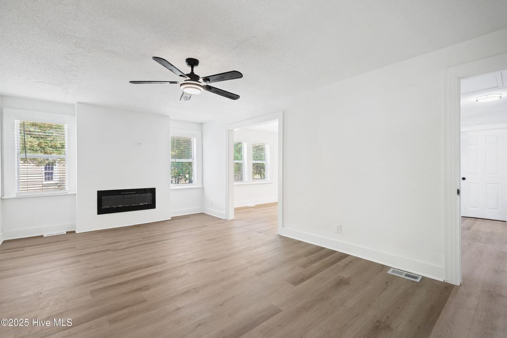 Photo of 214 Arlington Circle, Greenville, NC 27834 (MLS # 100558602)