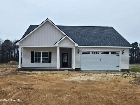 Homes For Sale - 176 Country Cove Lane<br/> Clinton, NC 28328