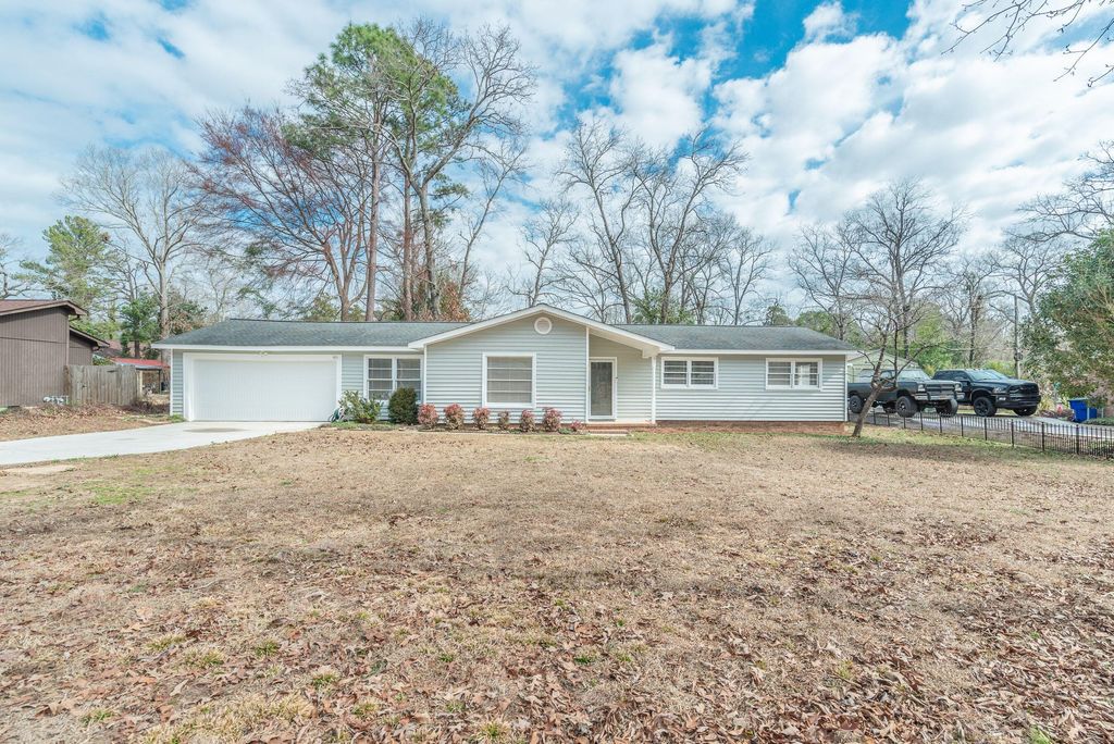 Photo of 48 Vanderbilt Drive, Aiken, SC 29803 (MLS # 552389)