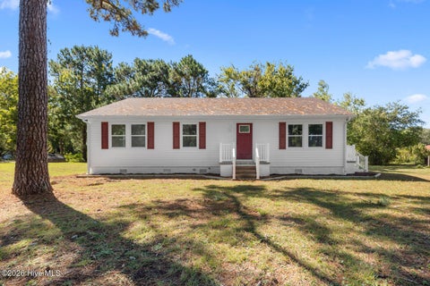 Photo of 114 Ravenall Street, Sneads Ferry, NC 28460 (MLS # 100610198)