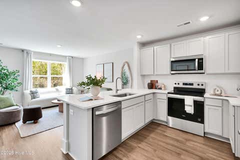 Tiny photo for 180 Cashmere Court #Unit 30, Wilmington, NC 28411 (MLS # 100597452)