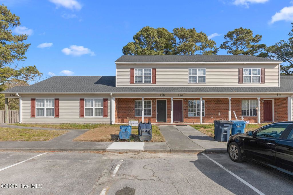 Photo of 218 Palace Circle, Jacksonville, NC 28546 (MLS # 100551879)
