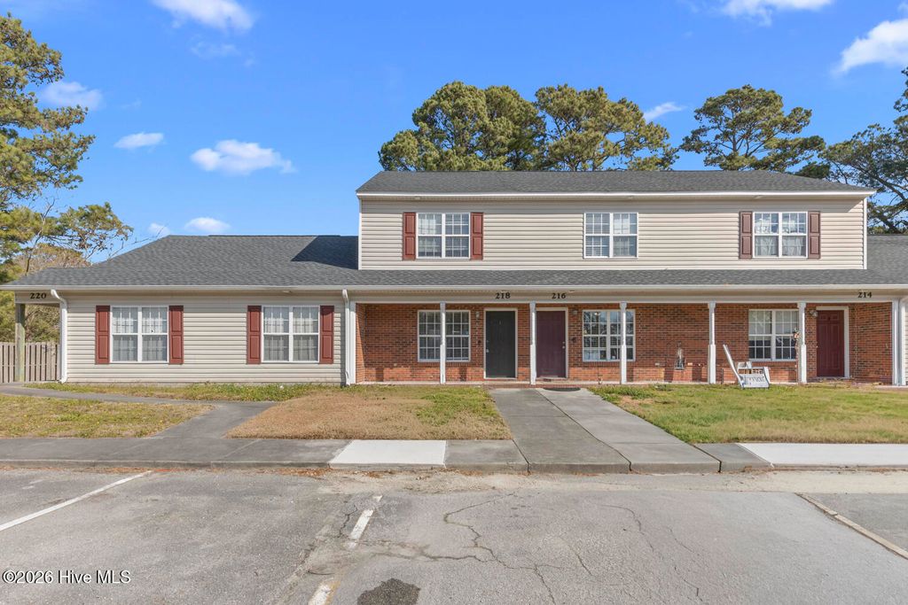 Photo of 218 Palace Circle, Jacksonville, NC 28546 (MLS # 100551879)