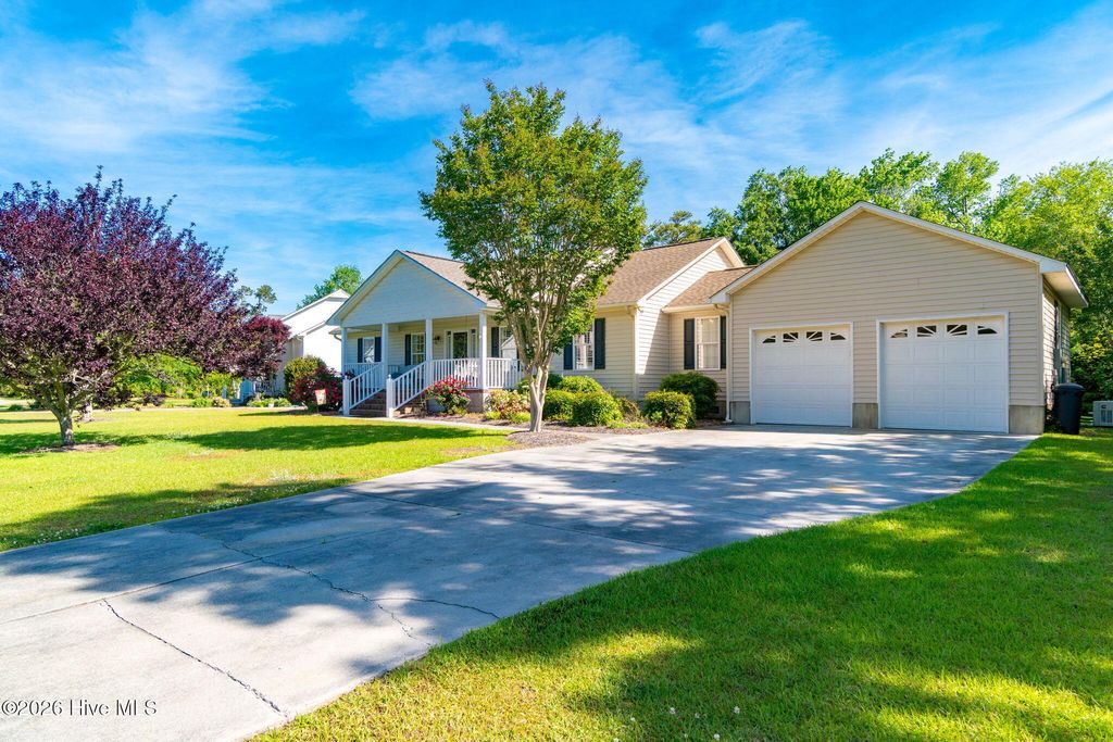 Photo of 126 Tiffany Way, Beaufort, NC 28516 (MLS # 100570873)