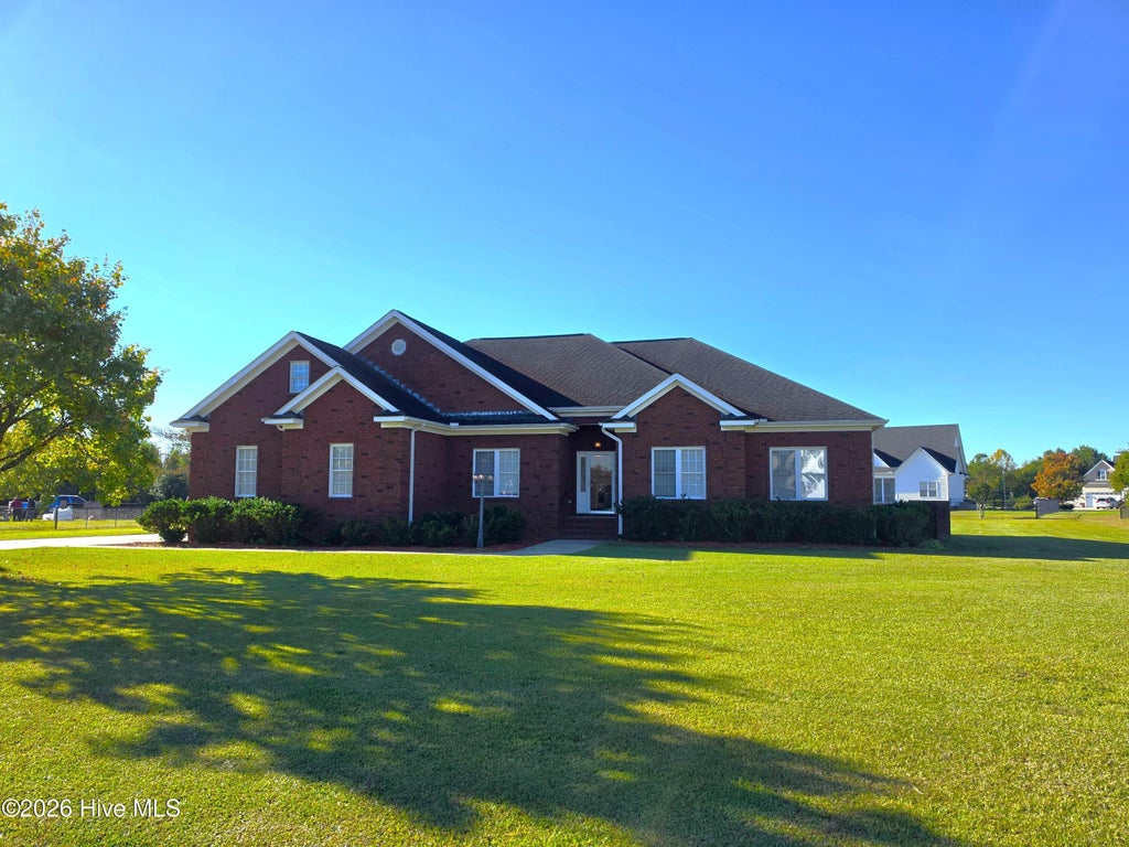 Photo of 102 Trailwater Drive, Goldsboro, NC 27530 (MLS # 100611658)