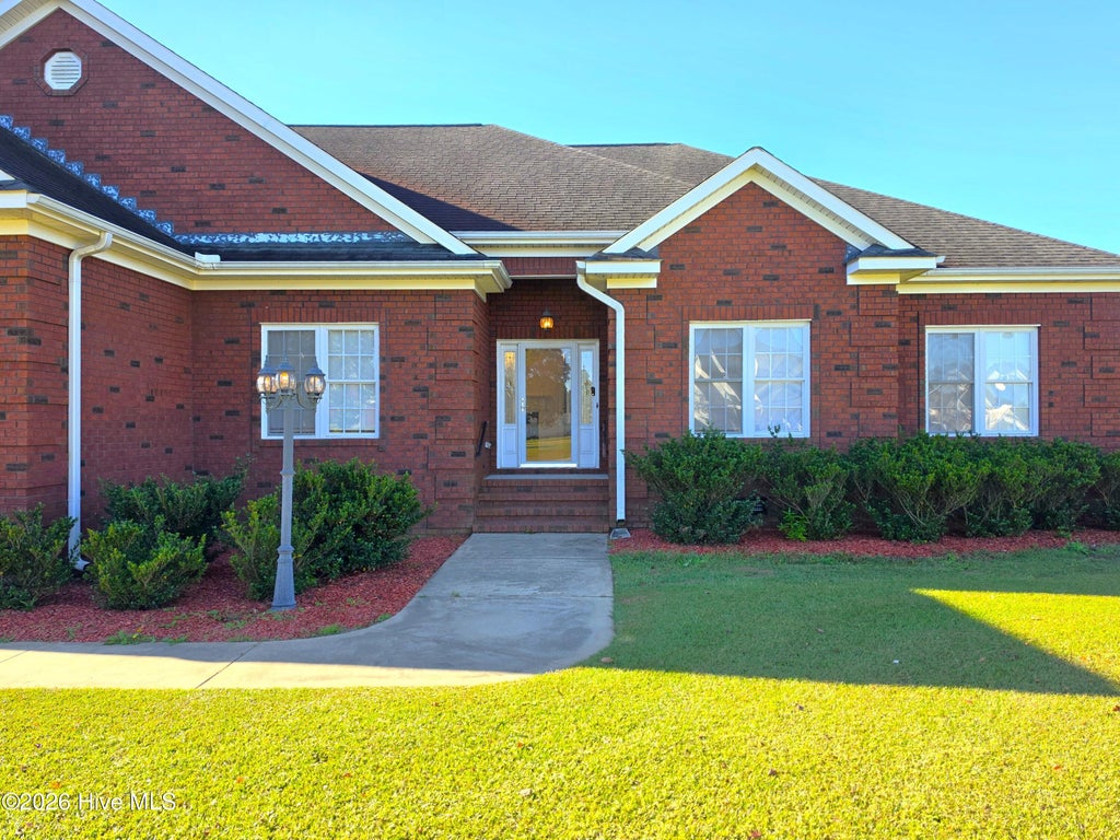 Photo of 102 Trailwater Drive, Goldsboro, NC 27530 (MLS # 100611658)