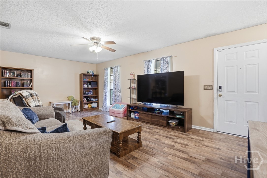 932 Primrose Lane