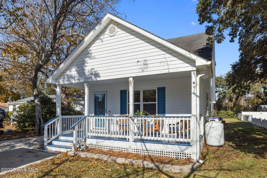 Photo of 2641 Lennoxville Road, Beaufort, NC 28516 (MLS # 100539823)