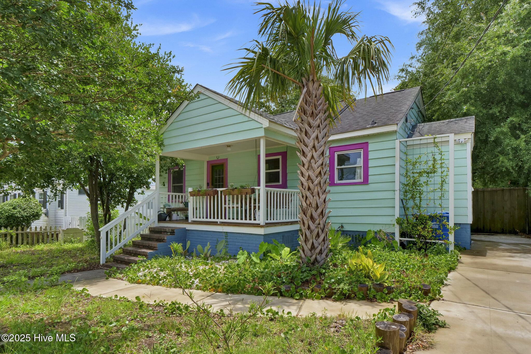 606 Ivey Circle