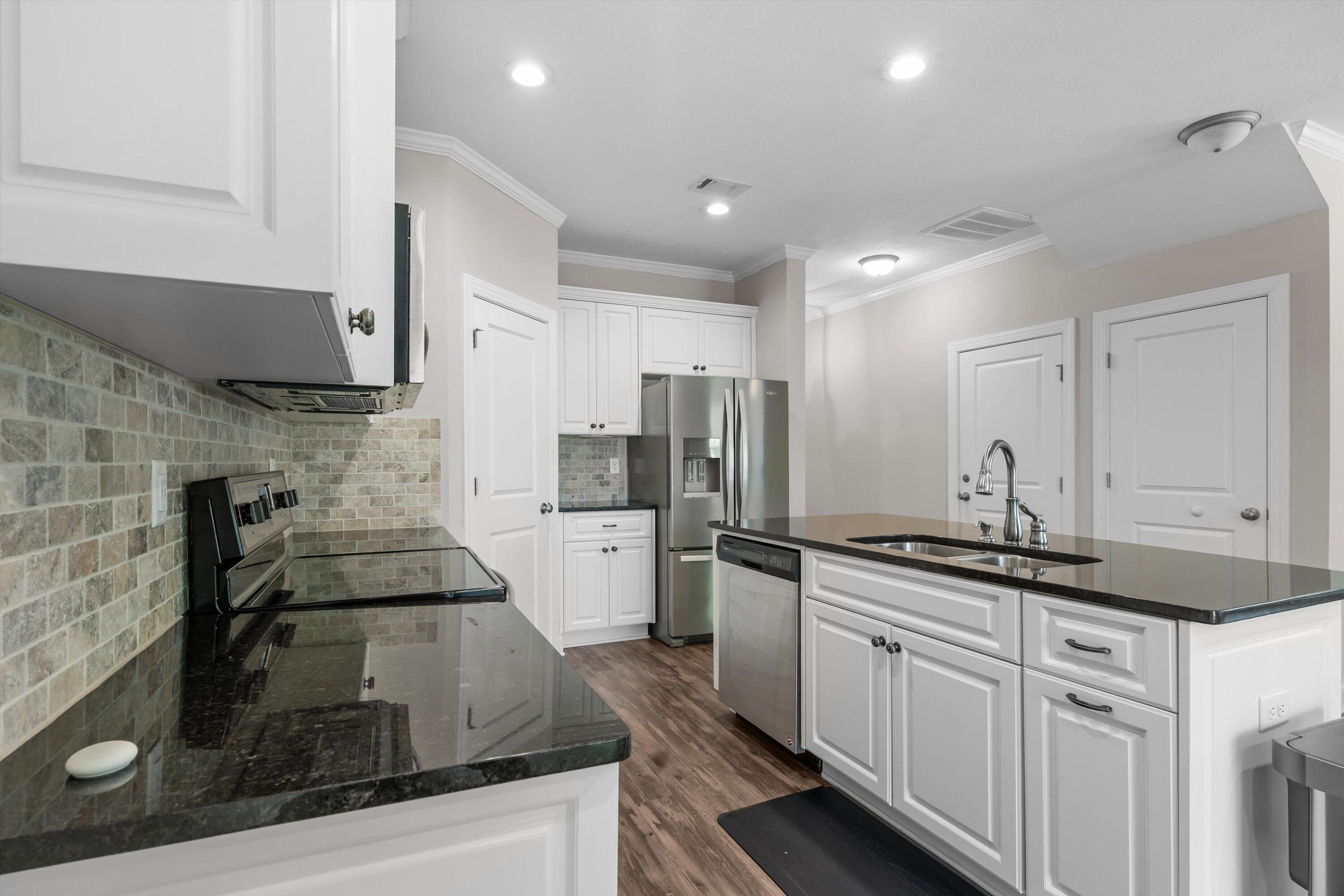 659 Aberdeen Circle