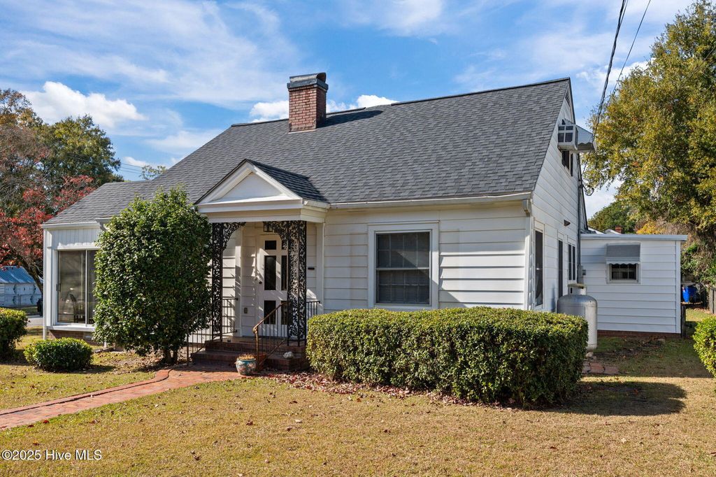 Photo of 1500 Pollock Street, Kinston, NC 28501 (MLS # 100541589)