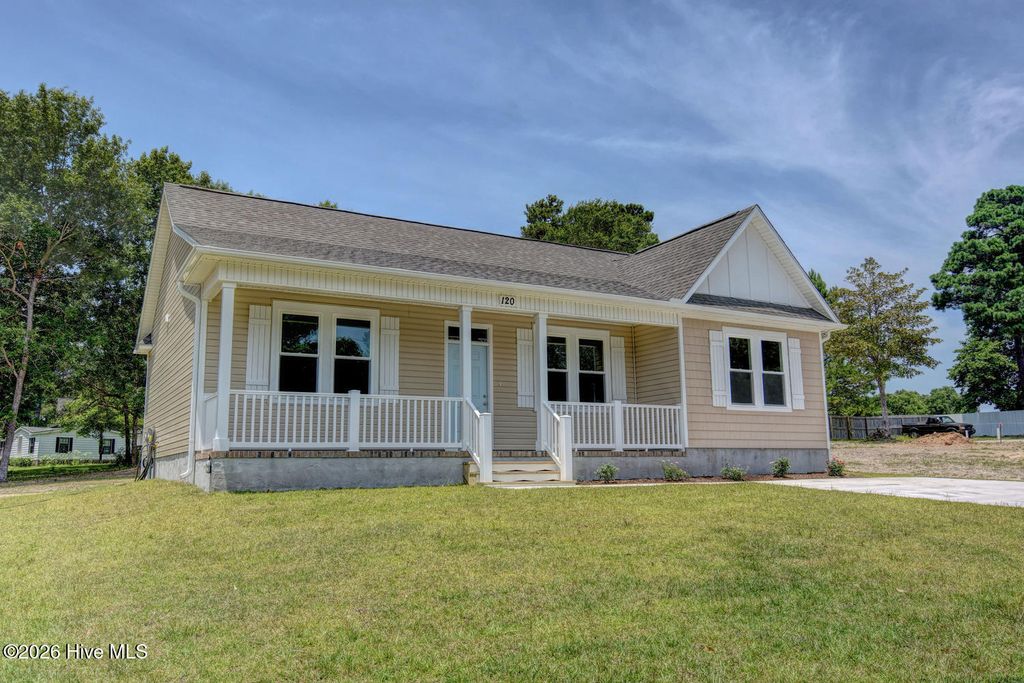 Photo of 120 Crabshell Lane, Sneads Ferry, NC 28460 (MLS # 100559011)