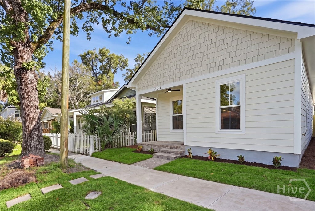 Photo of 707 E 32nd Street, Savannah, GA 31401 (MLS # SA364761)