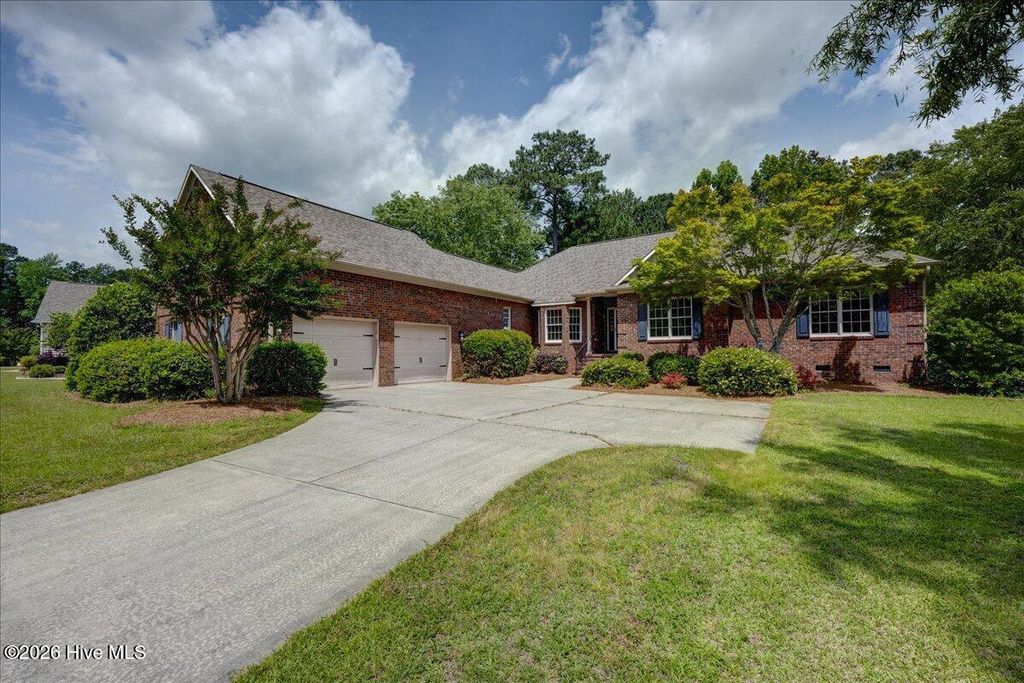 Photo of 606 Taberna Circle, New Bern, NC 28562 (MLS # 100572392)