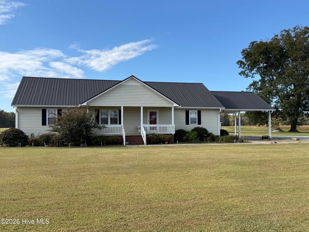 Photo of 303 White Oak Bridge Road, Mount Olive, NC 28365 (MLS # 100613577)