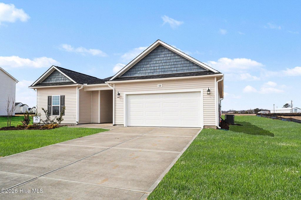 Photo of 133 Tuscarora Drive, La Grange, NC 28551 (MLS # 100555261)