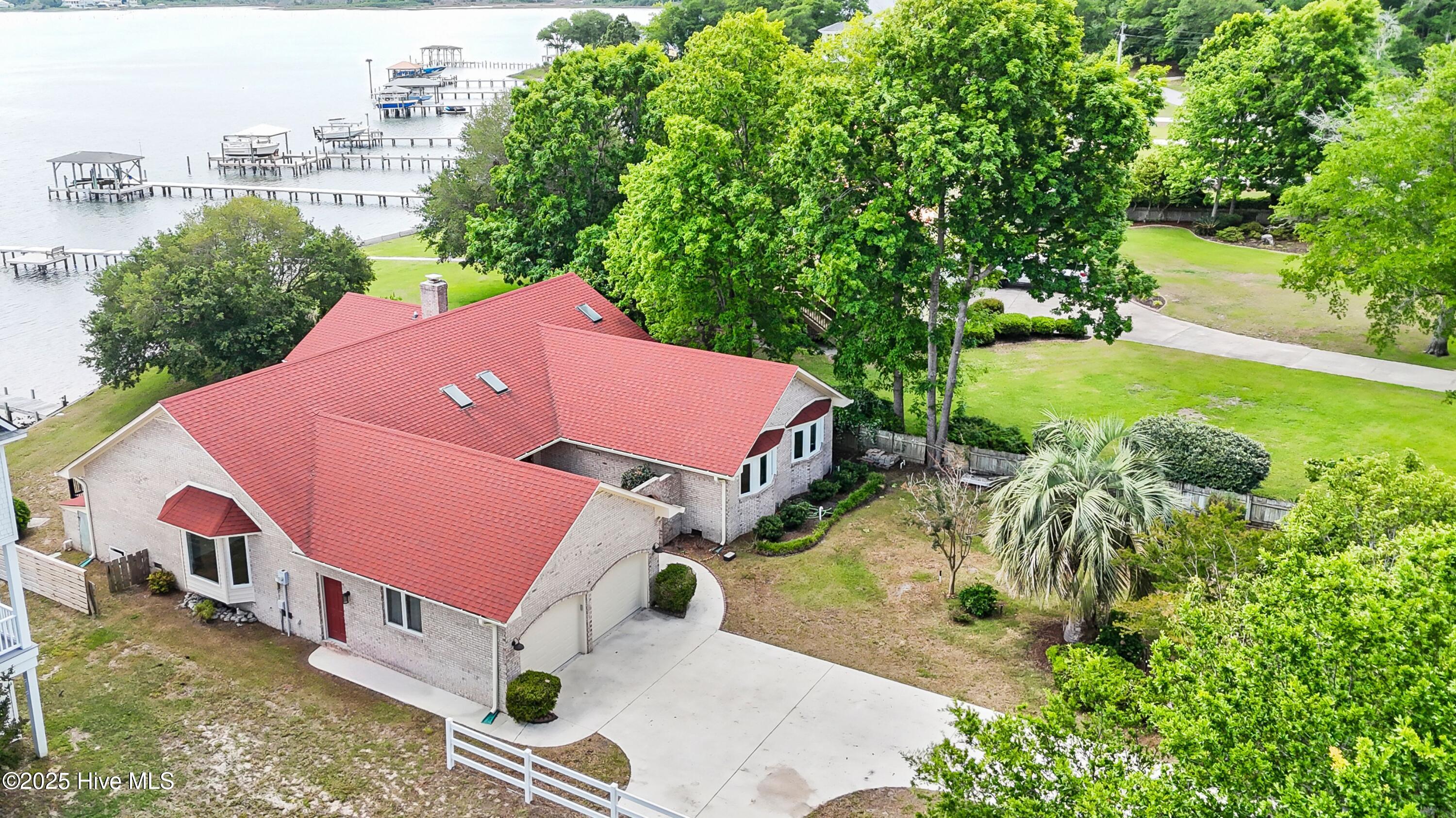 995 Chadwick Shores Drive