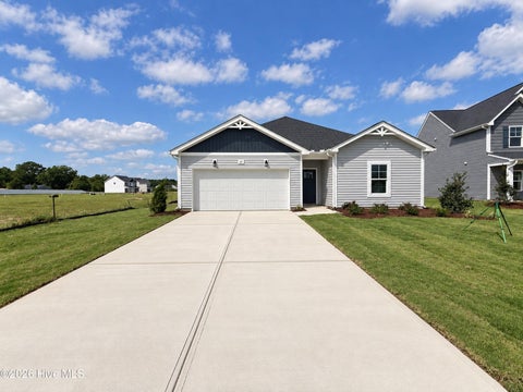 Homes For Sale - 37 Fiddleneck Court<br/> Johnston County, Selma, NC 27576