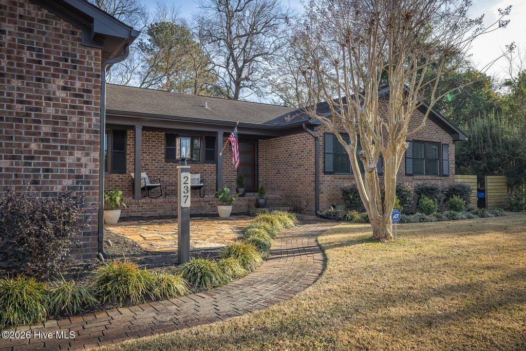 Photo of 237 Jeb Stuart Drive, Wilmington, NC 28412 (MLS # 100553040)