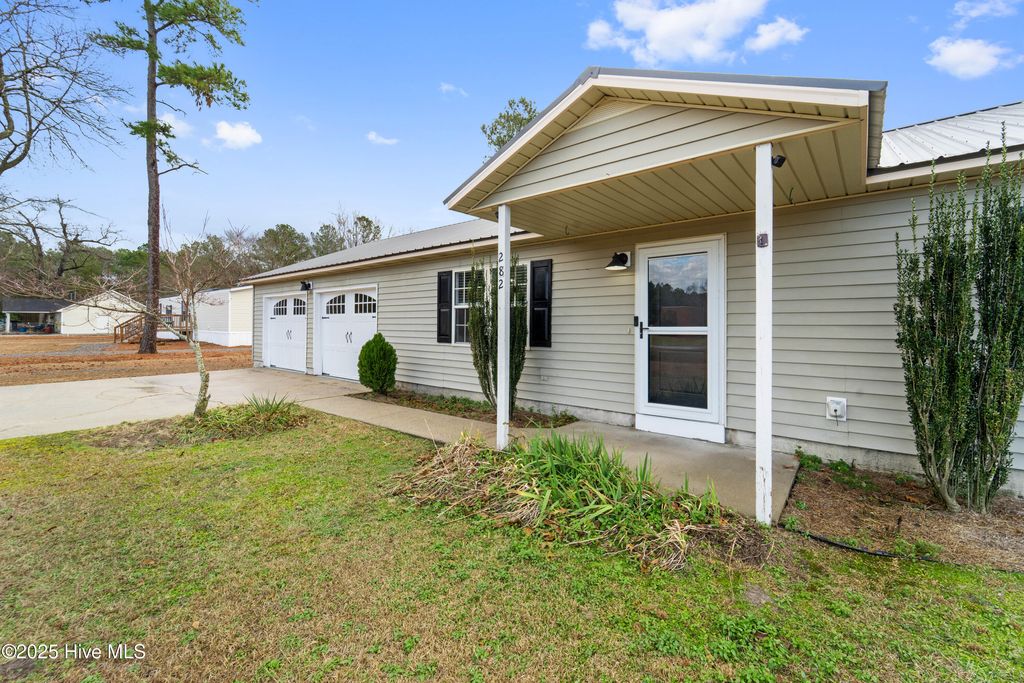 Photo of 282 Faison W Mcgowan Road, Kenansville, NC 28349 (MLS # 100546961)