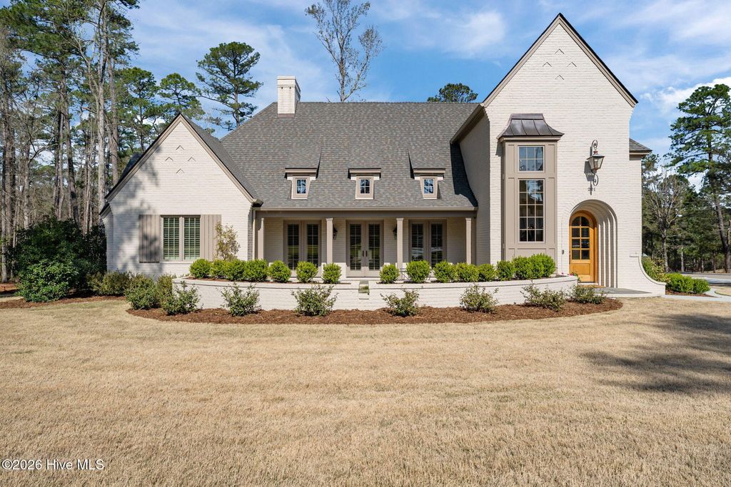 Photo of 201 Crescent Court, Pinehurst, NC 28374 (MLS # 100563486)