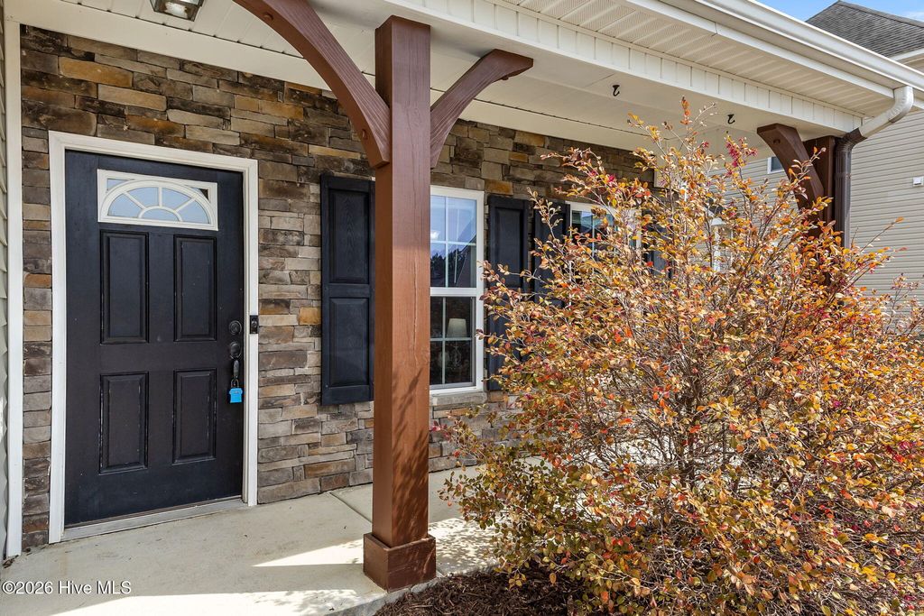 Photo of 130 Mittams Point Drive, Jacksonville, NC 28546 (MLS # 100562317)