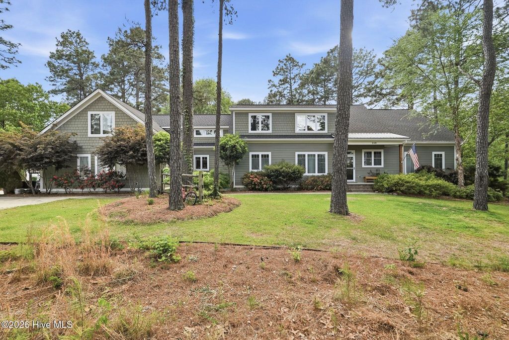 Photo of 139 Hammerstone Circle, Whispering Pines, NC 28327 (MLS # 100569225)